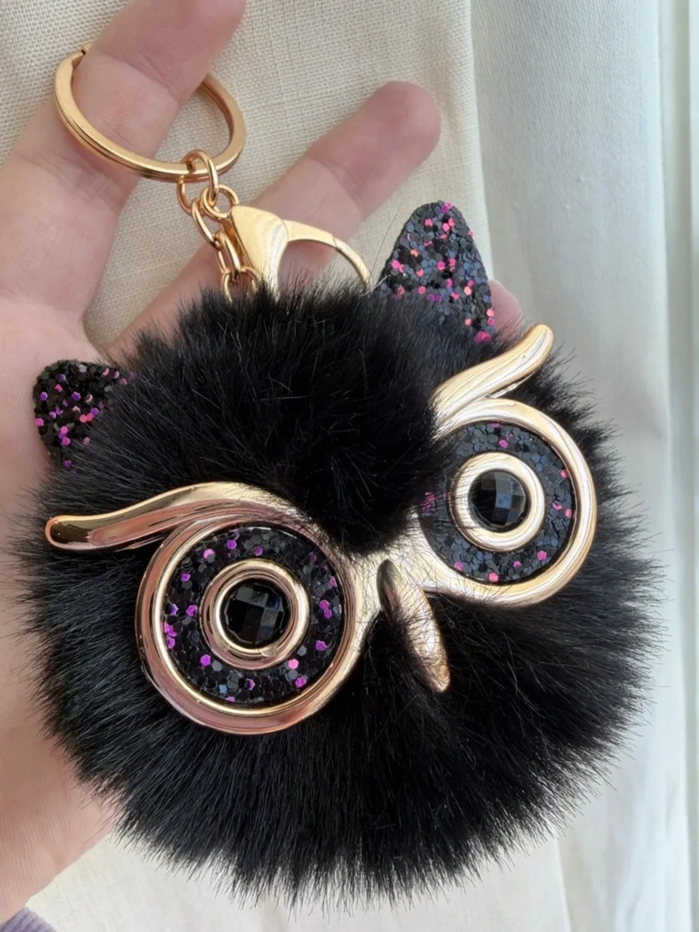 Black Fuzzy Owl Keychain - Picture 1 of 2